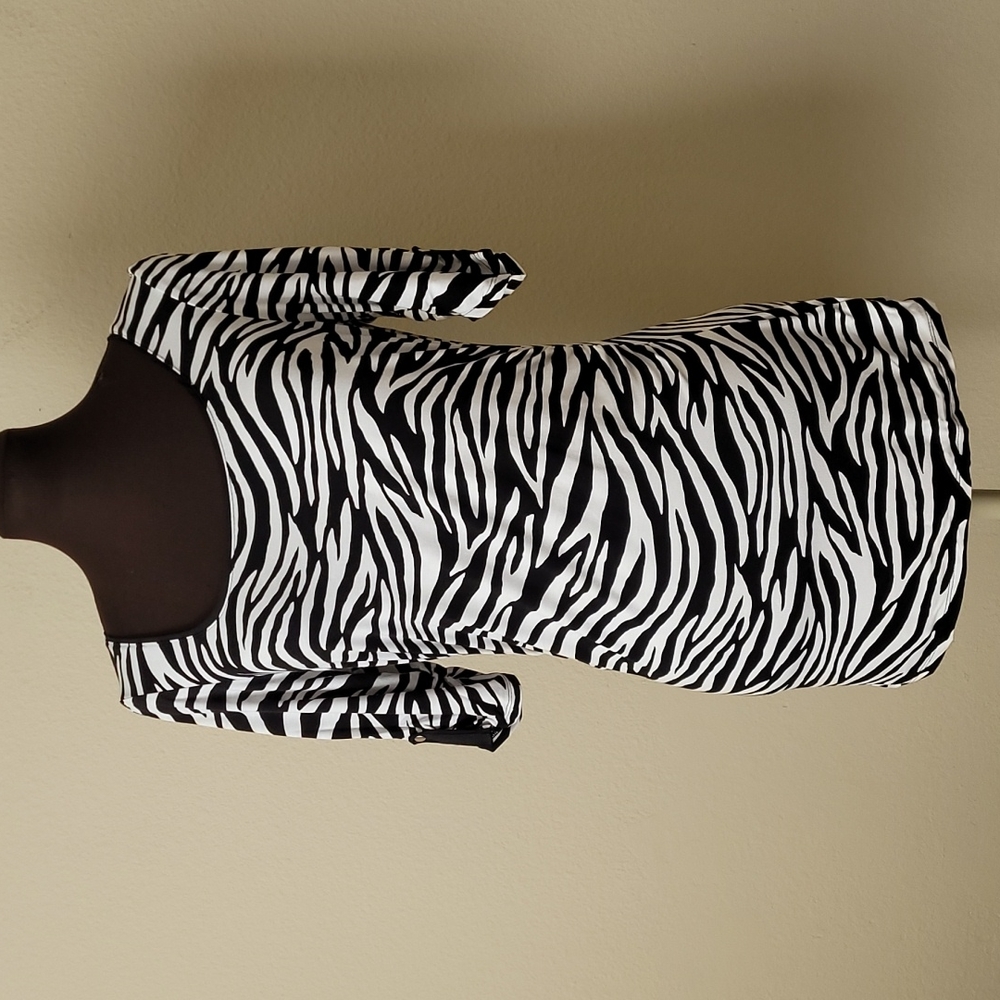 WHBM Medium Black and White Zebra Print Top